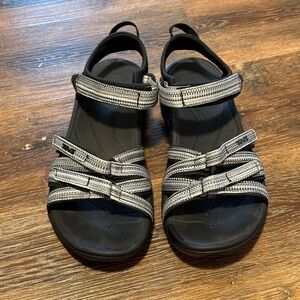 TEVA Tirra Sandal black & white